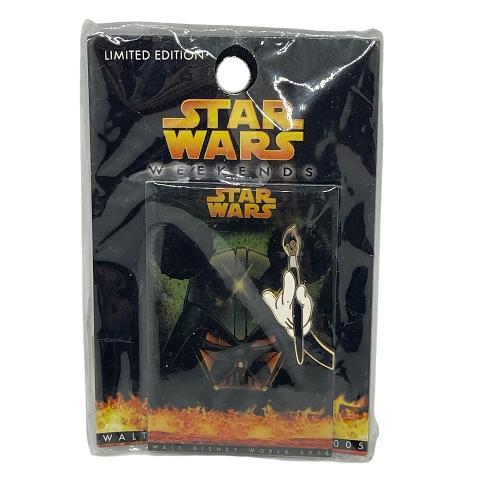 Disney Star Wars Weekends 2005 Limited Edition Pin Darth Vader Mickey Paintbrush